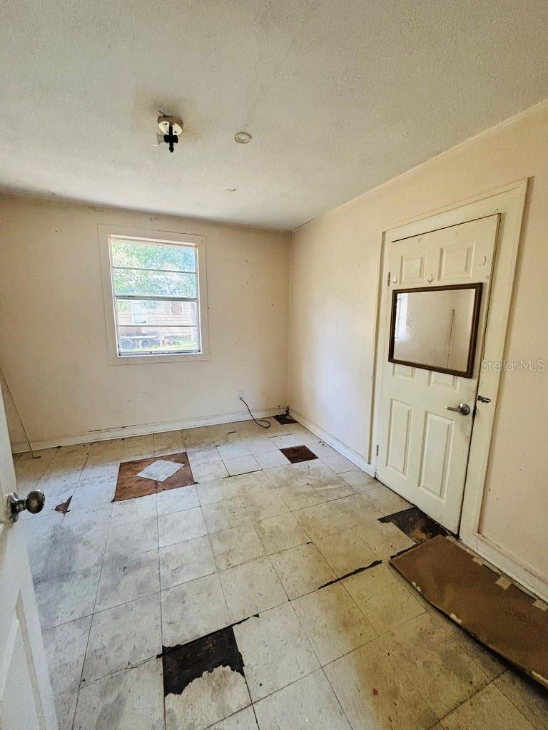 117 BRIGGS AVE, LAKE WALES, FL, 33853