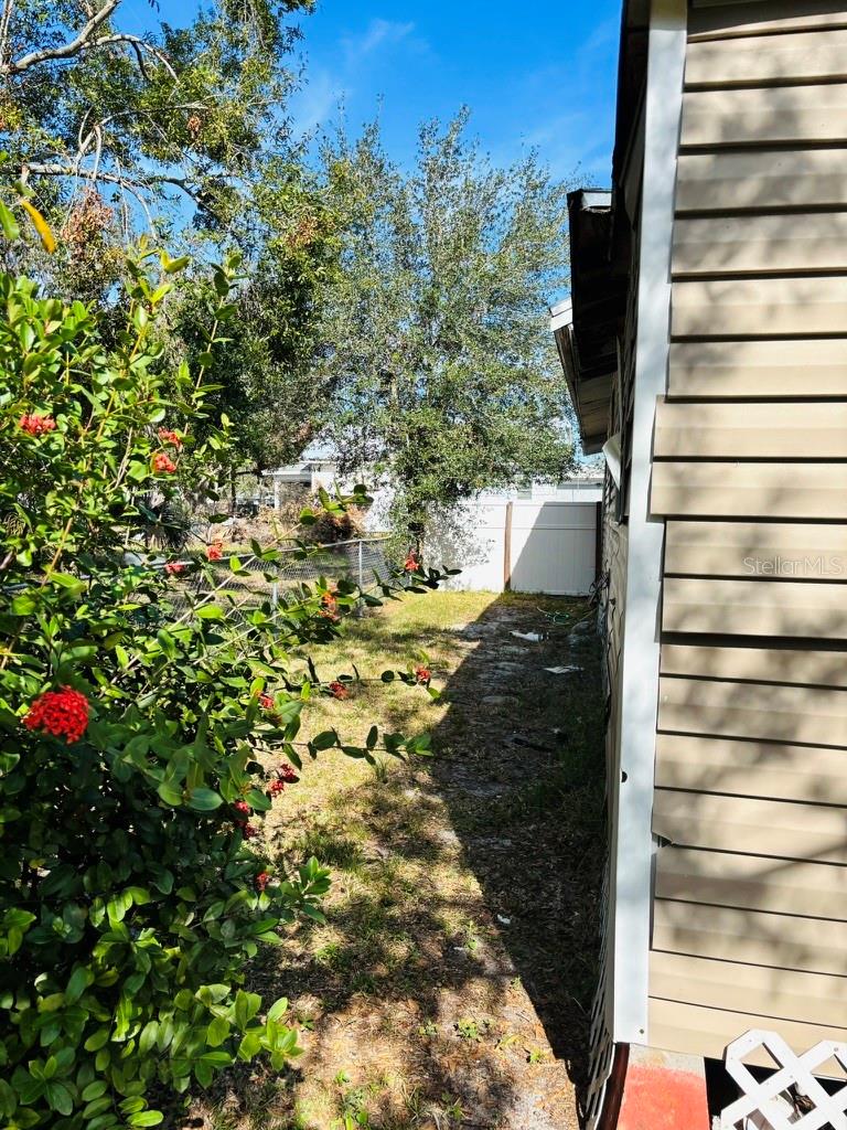 117 BRIGGS AVE, LAKE WALES, FL, 33853