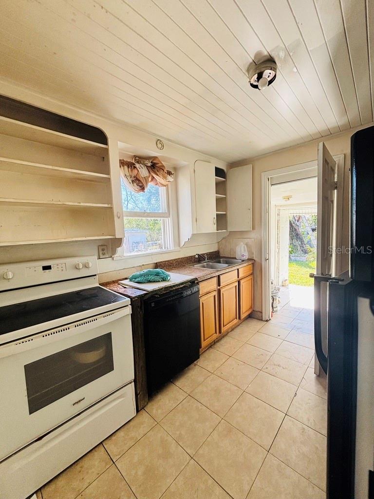 117 BRIGGS AVE, LAKE WALES, FL, 33853