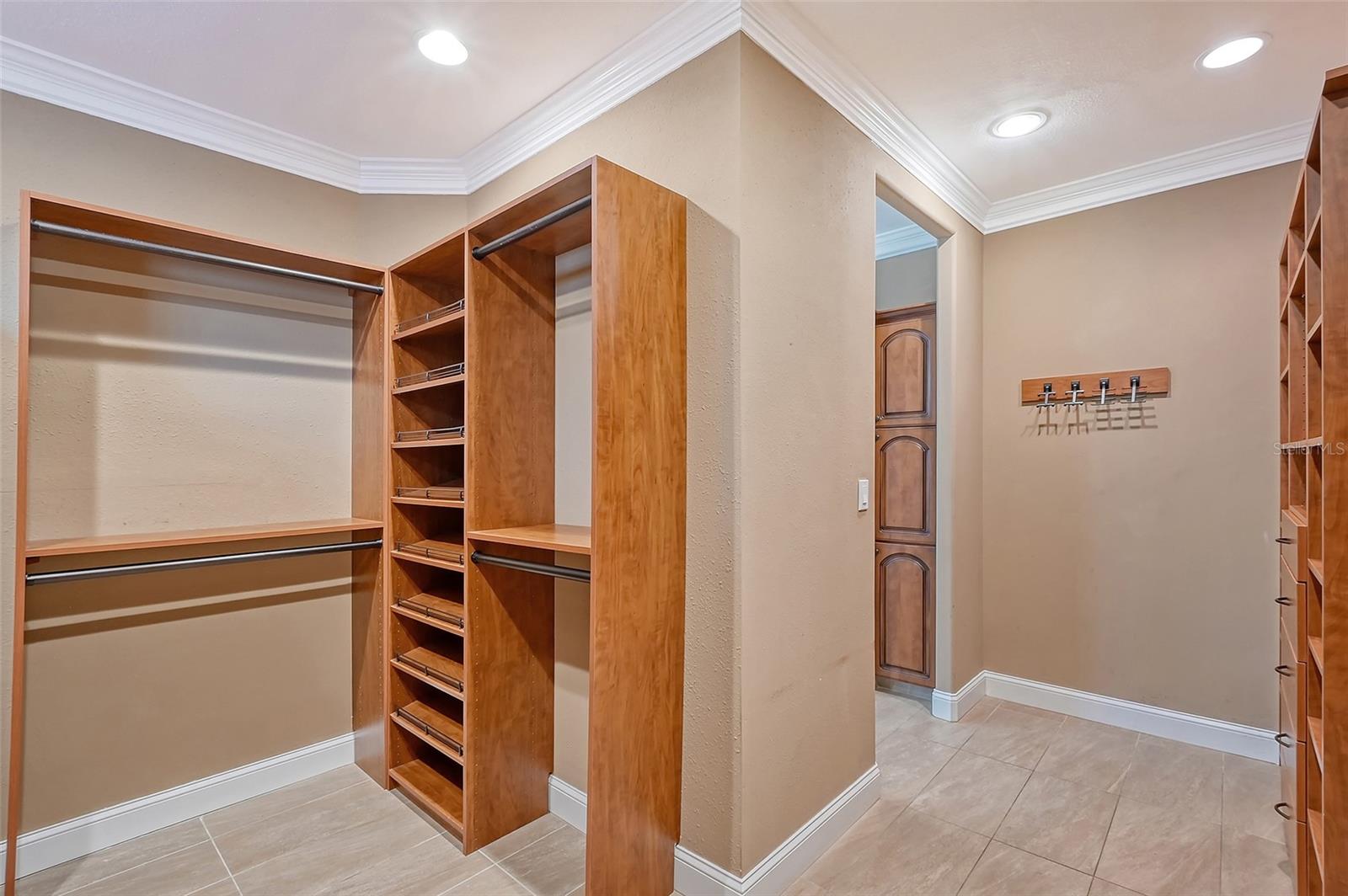 1732 HILLVIEW ST, SARASOTA, FL, 34239
