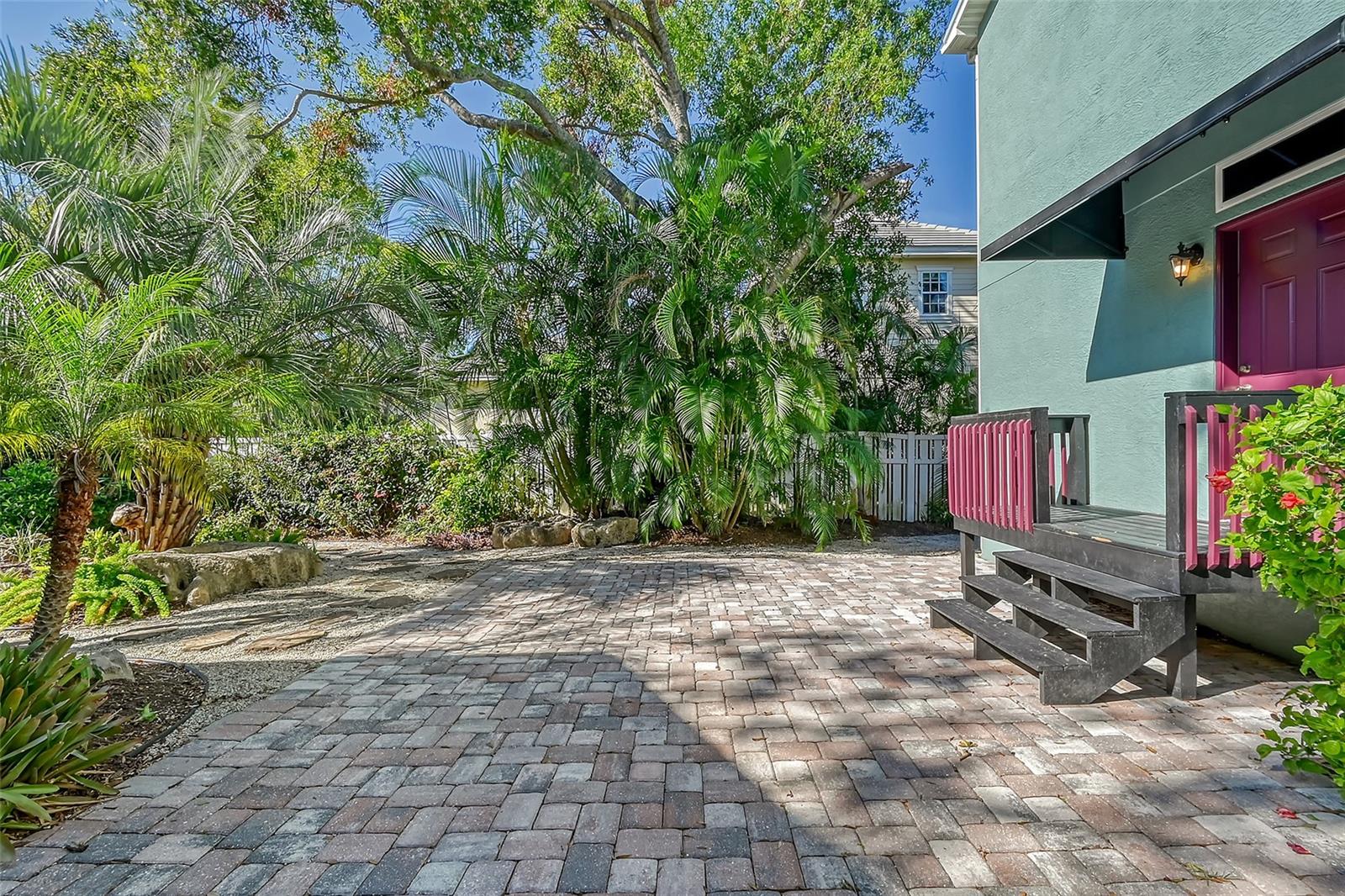 1732 HILLVIEW ST, SARASOTA, FL, 34239