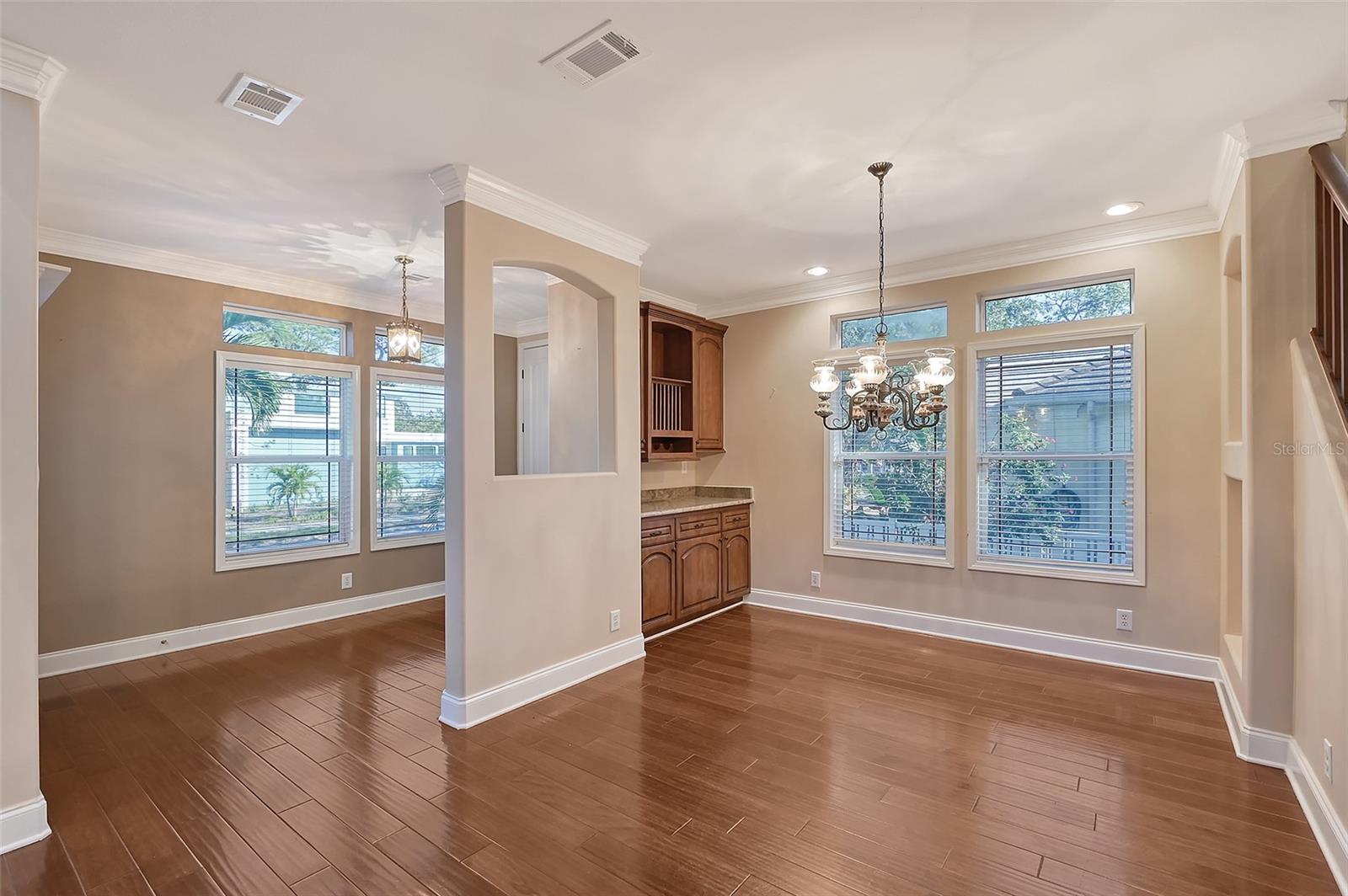 1732 HILLVIEW ST, SARASOTA, FL, 34239