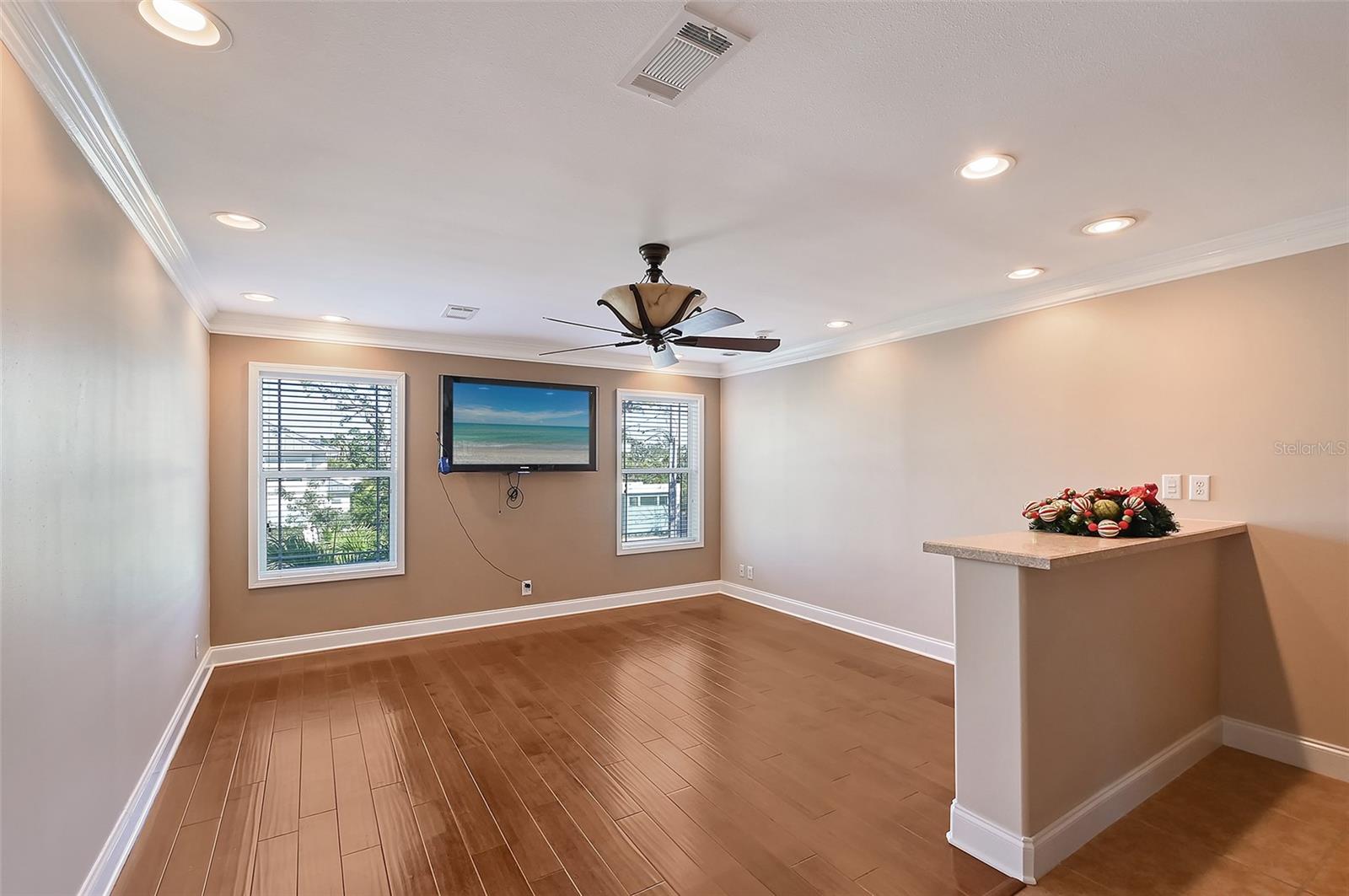 1732 HILLVIEW ST, SARASOTA, FL, 34239