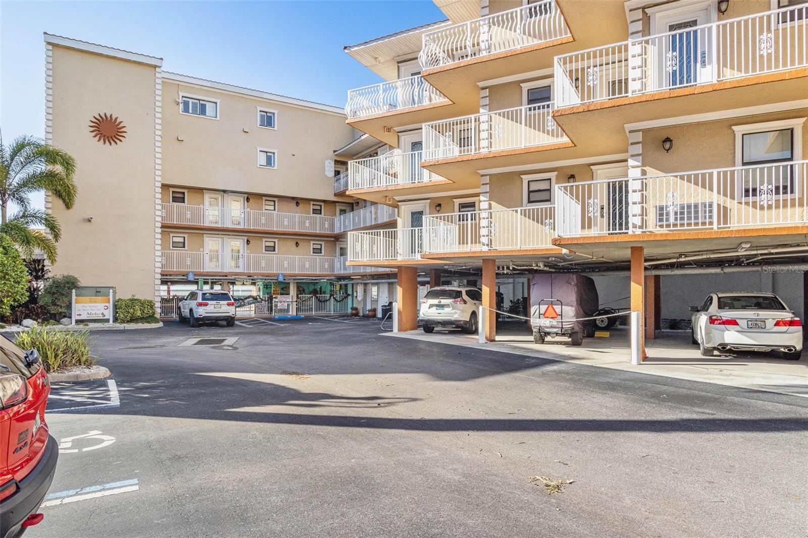 1420 BAYSHORE BLVD #404, DUNEDIN, FL, 34698