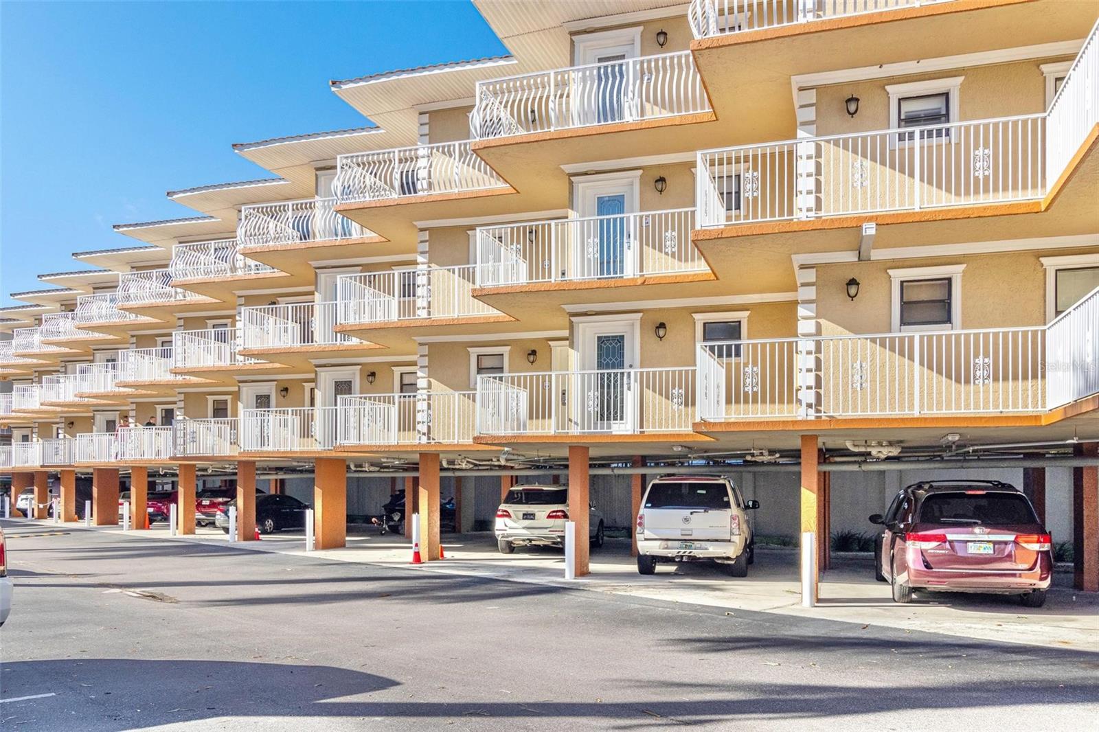 1420 BAYSHORE BLVD #404, DUNEDIN, FL, 34698