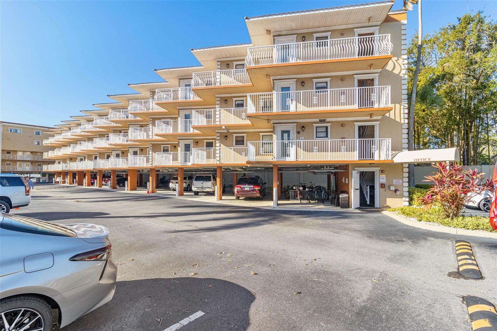 1420 BAYSHORE BLVD #404, DUNEDIN, FL, 34698
