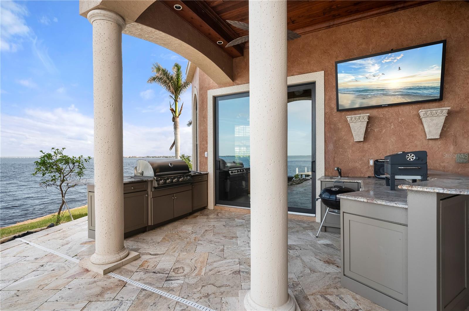 2102 PALM TREE DR, PUNTA GORDA, FL, 33950
