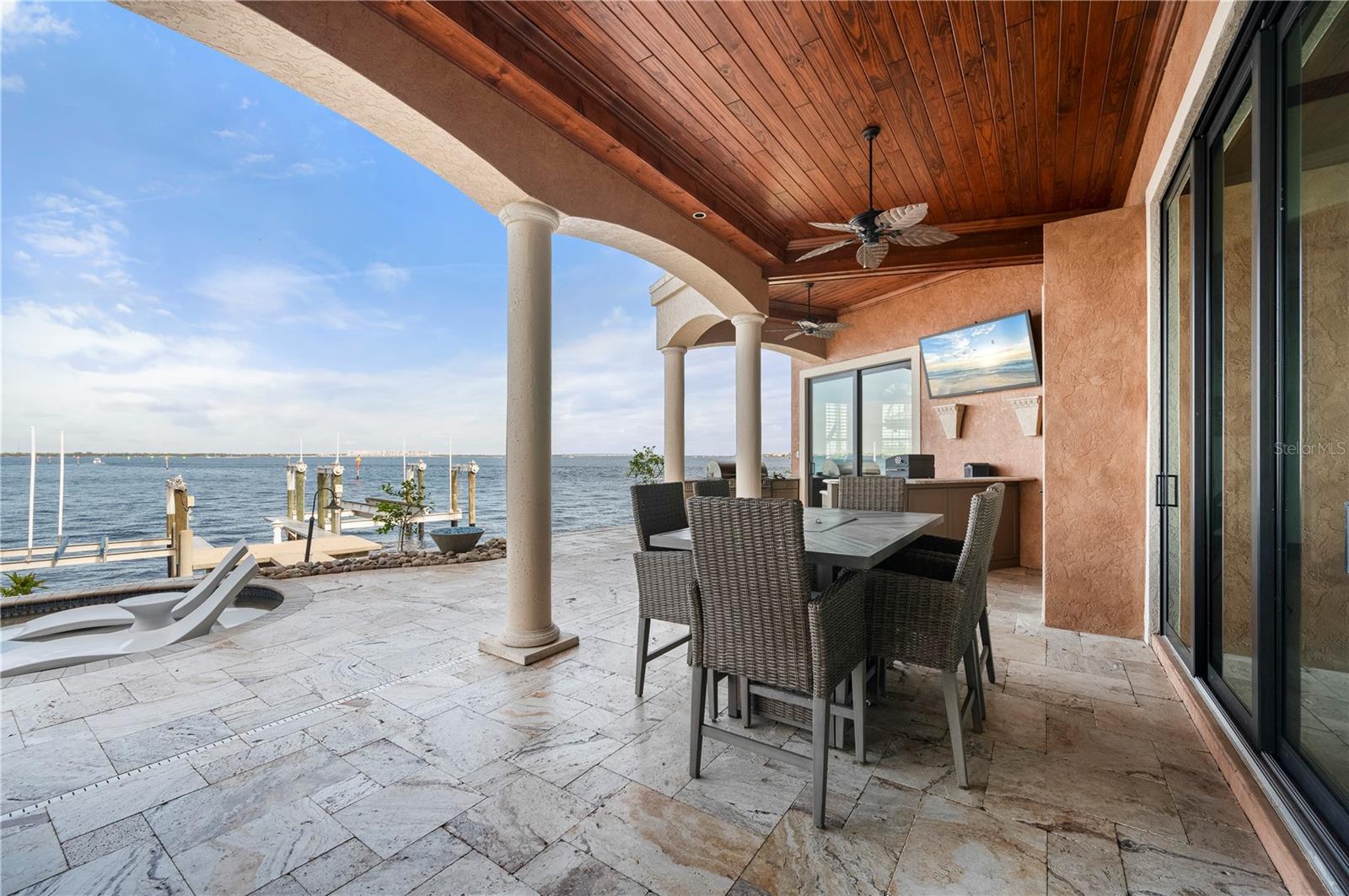 2102 PALM TREE DR, PUNTA GORDA, FL, 33950