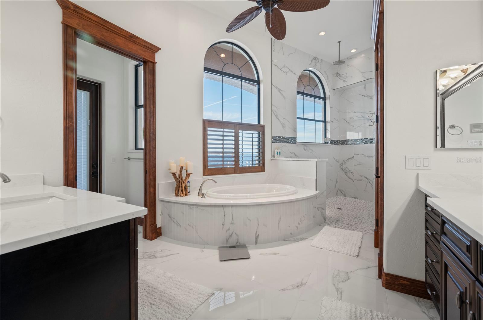2102 PALM TREE DR, PUNTA GORDA, FL, 33950