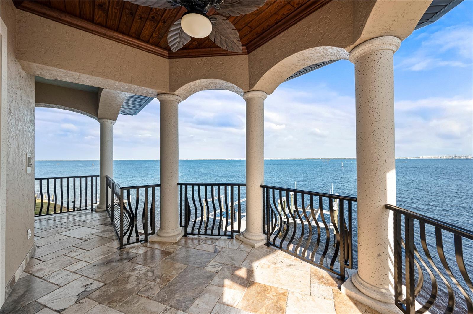 2102 PALM TREE DR, PUNTA GORDA, FL, 33950