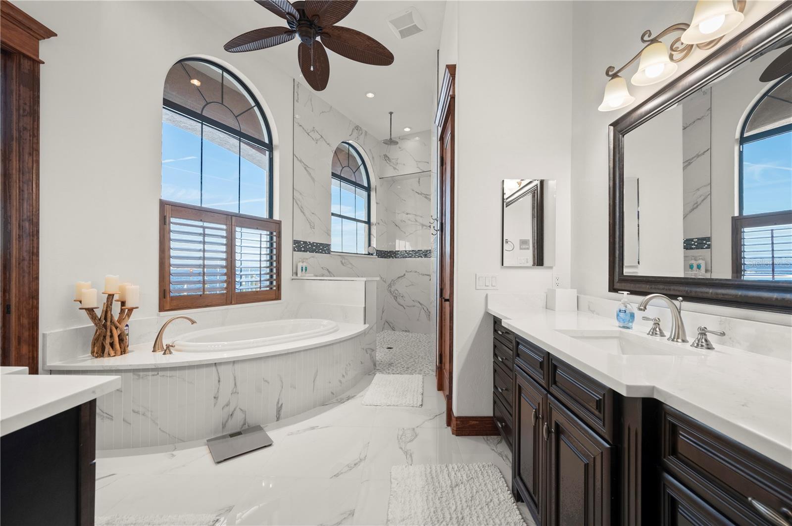 2102 PALM TREE DR, PUNTA GORDA, FL, 33950