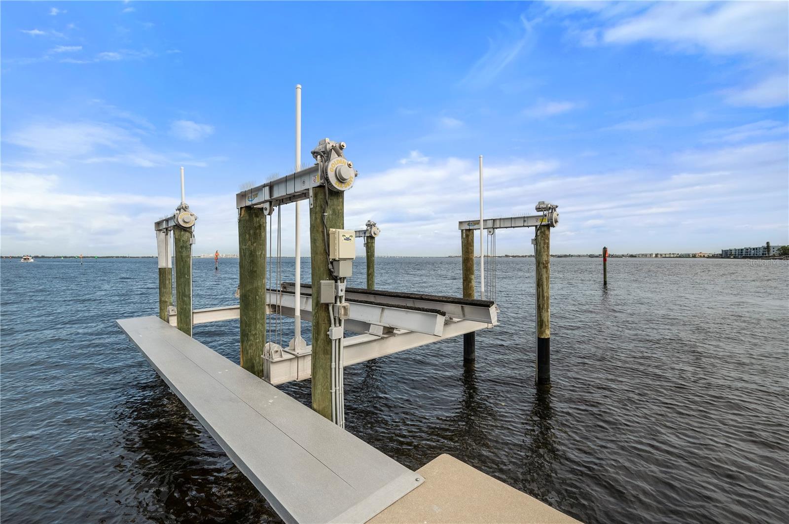 2102 PALM TREE DR, PUNTA GORDA, FL, 33950