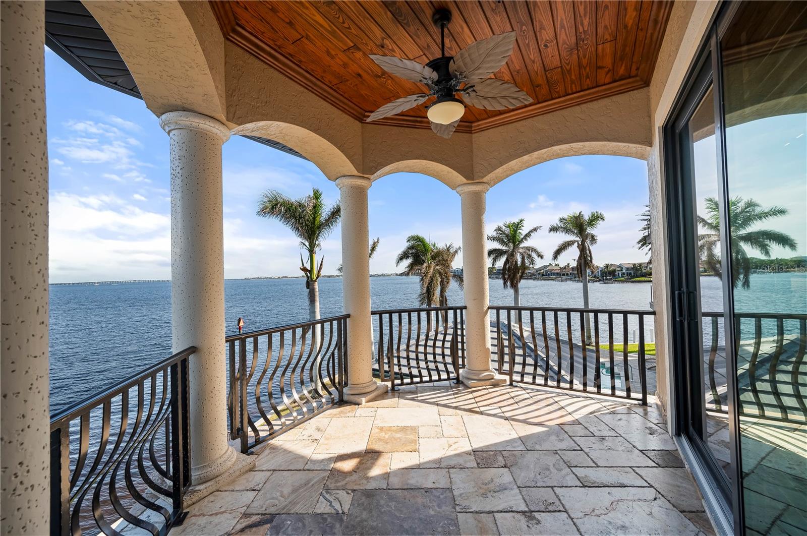 2102 PALM TREE DR, PUNTA GORDA, FL, 33950