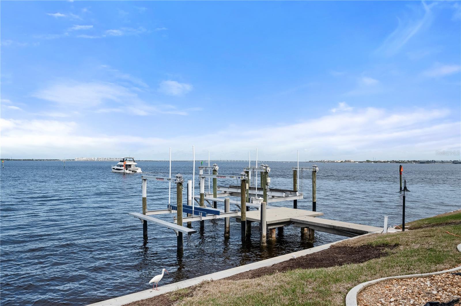2102 PALM TREE DR, PUNTA GORDA, FL, 33950