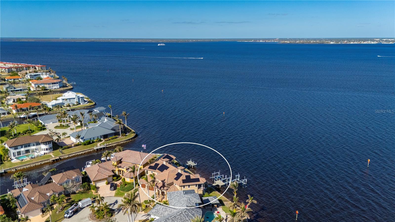 2102 PALM TREE DR, PUNTA GORDA, FL, 33950
