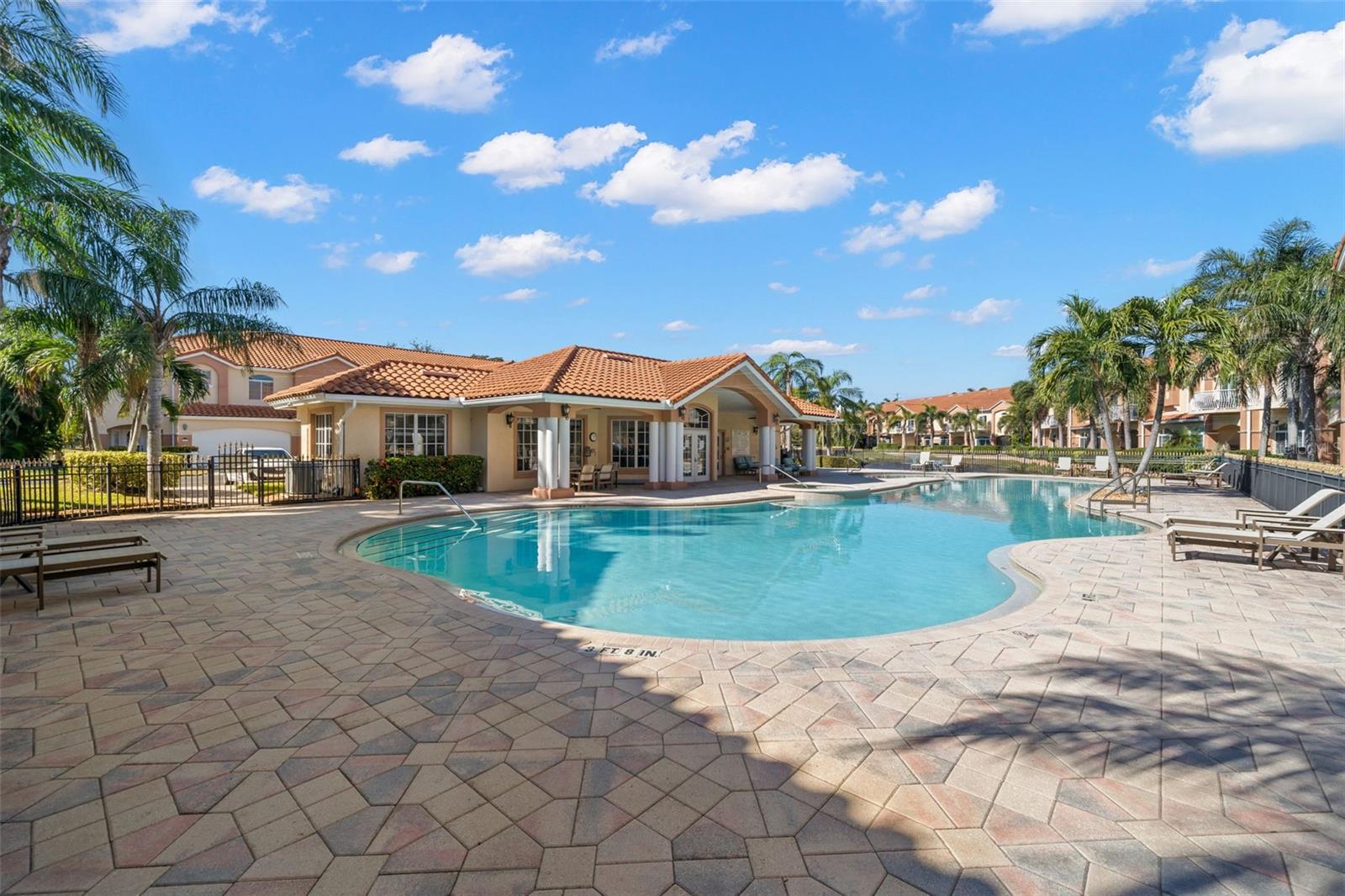 6321 VISTA VERDE DR E, ST PETERSBURG, FL, 33707
