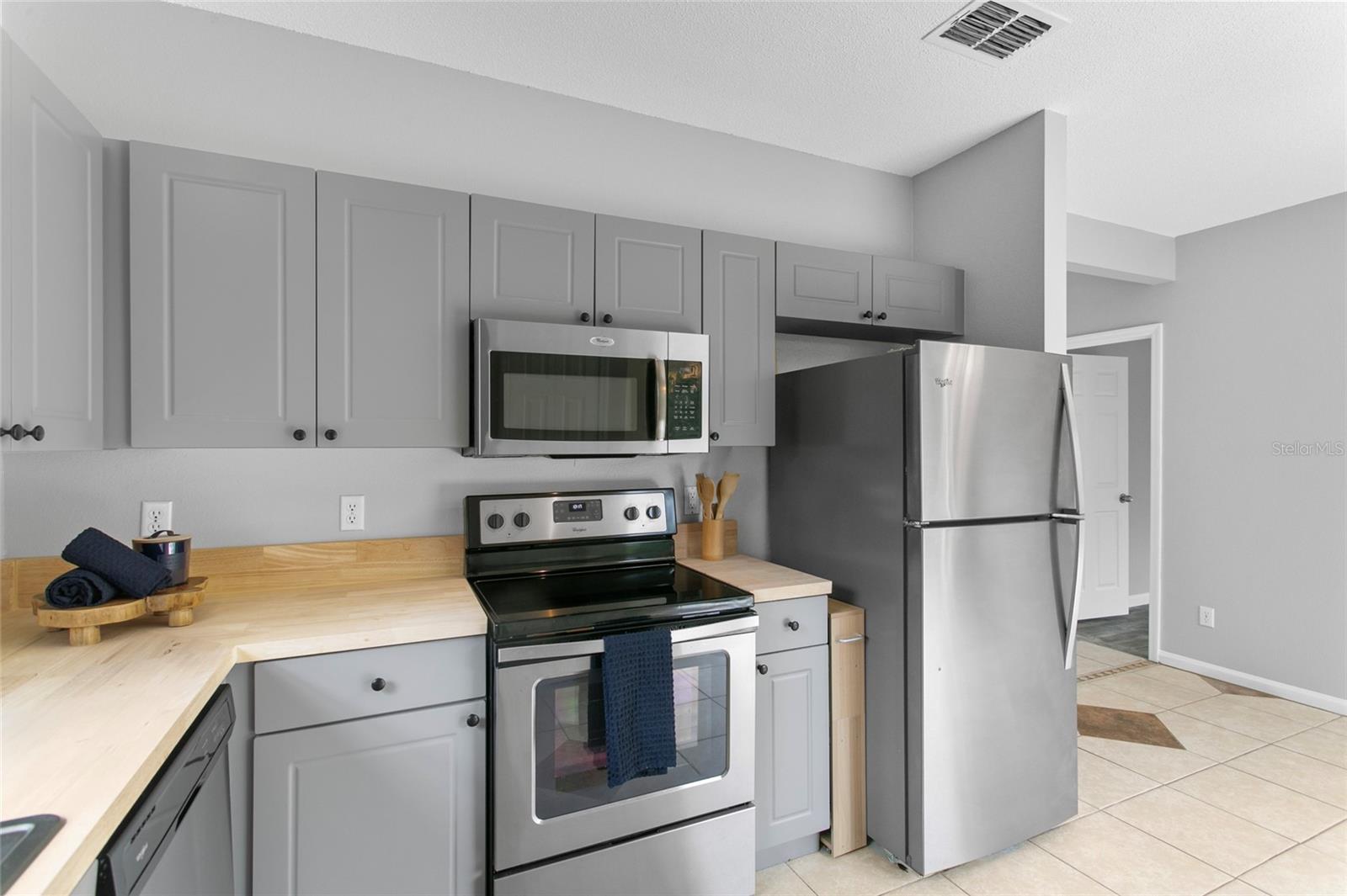 2546 WOODS EDGE CIR, ORLANDO, FL, 32817