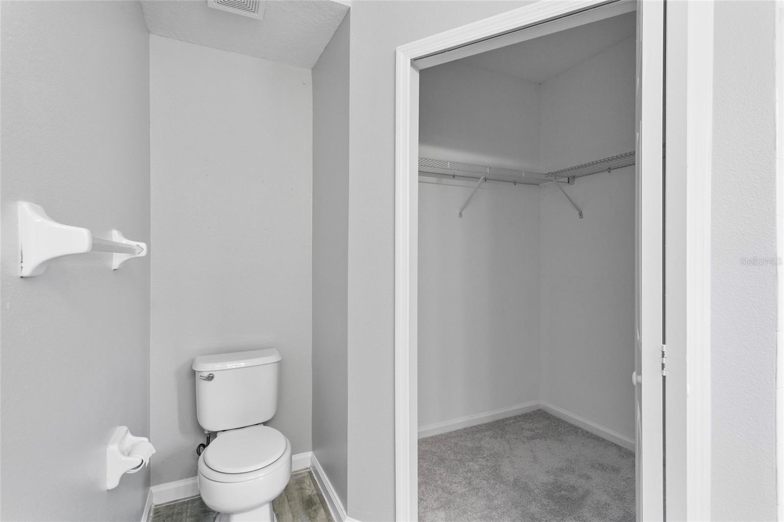 2546 WOODS EDGE CIR, ORLANDO, FL, 32817