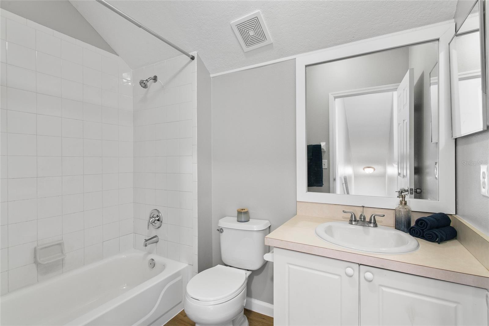 2546 WOODS EDGE CIR, ORLANDO, FL, 32817