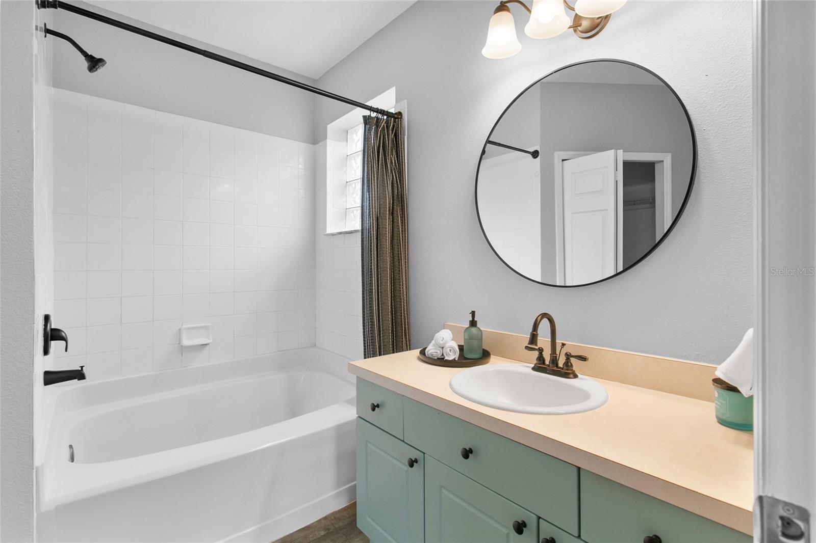 2546 WOODS EDGE CIR, ORLANDO, FL, 32817