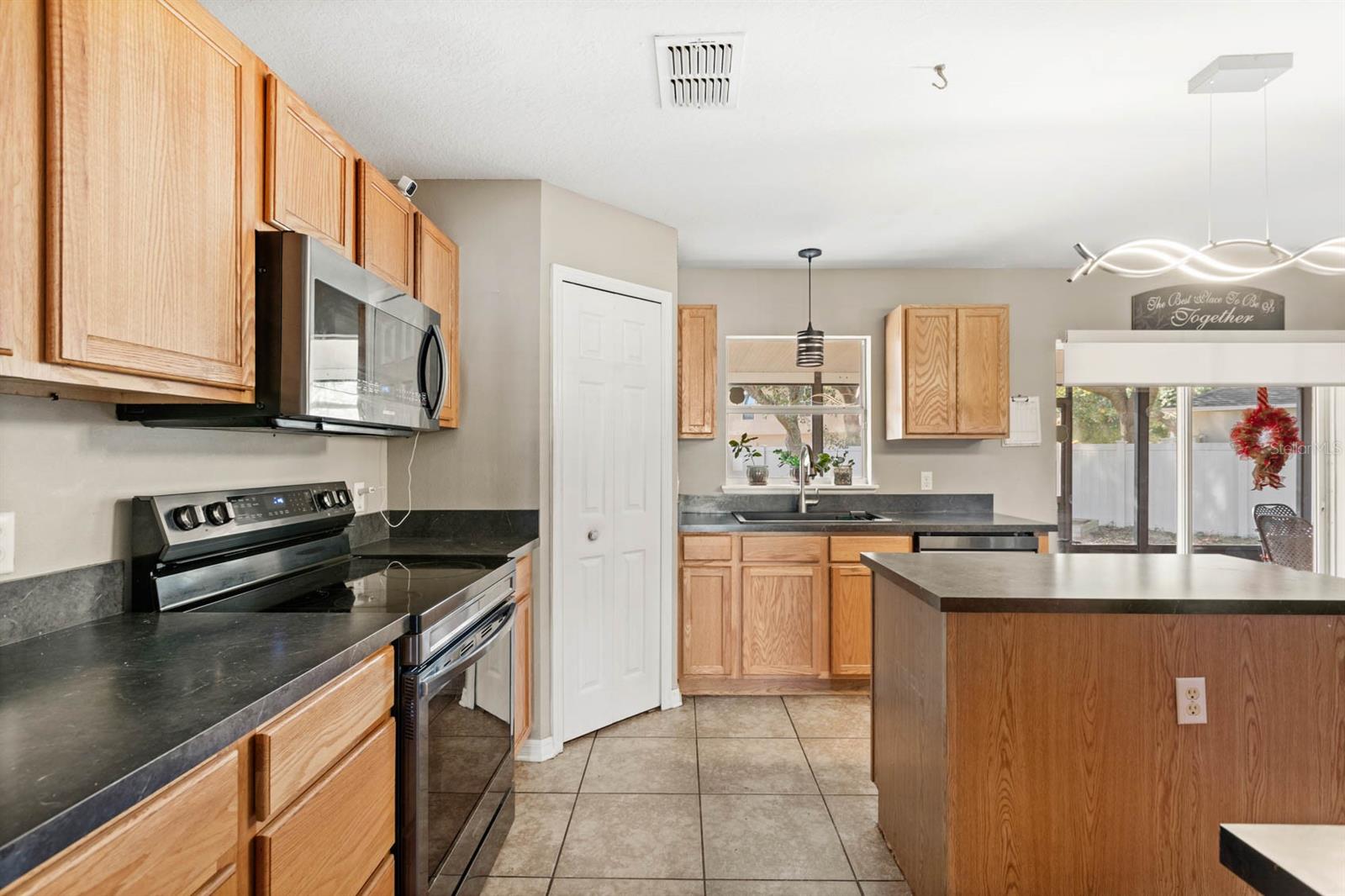 800 DAYBREAK DR, FRUITLAND PARK, FL, 34731