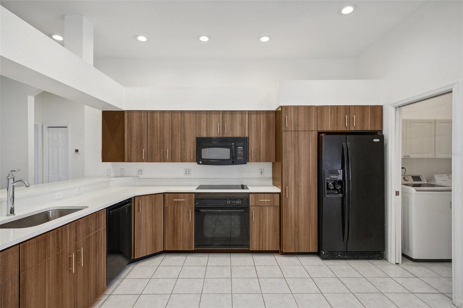 211 ARLINGTON AVE E, OLDSMAR, FL, 34677