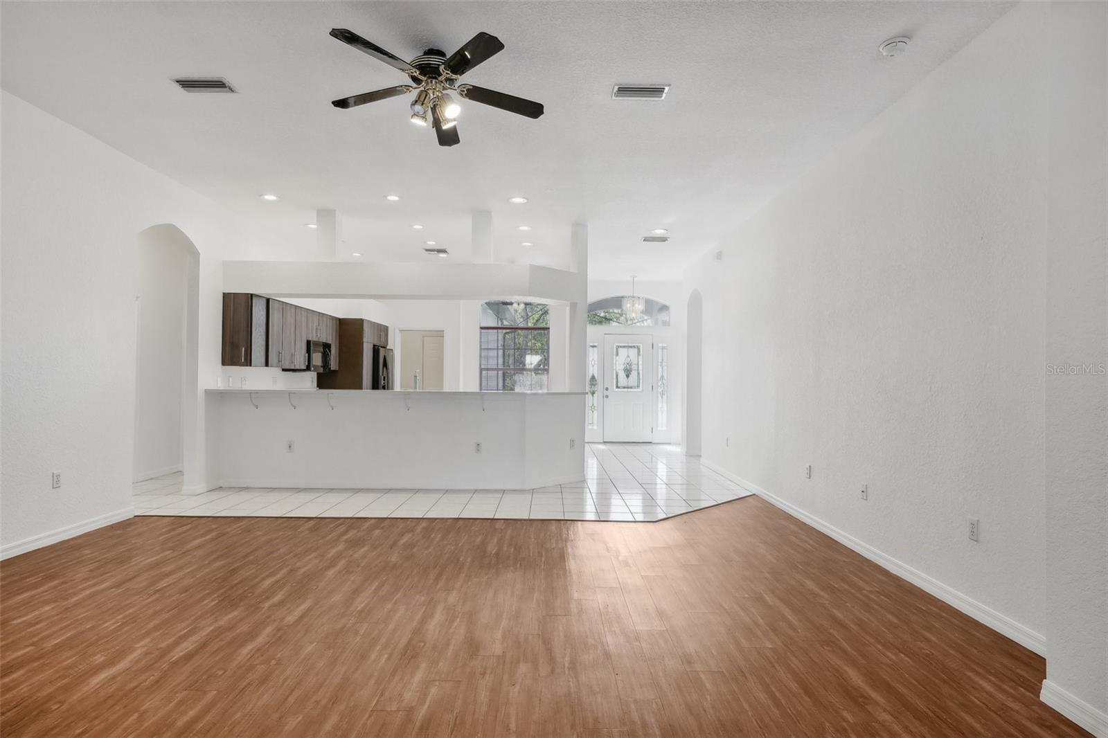 211 ARLINGTON AVE E, OLDSMAR, FL, 34677