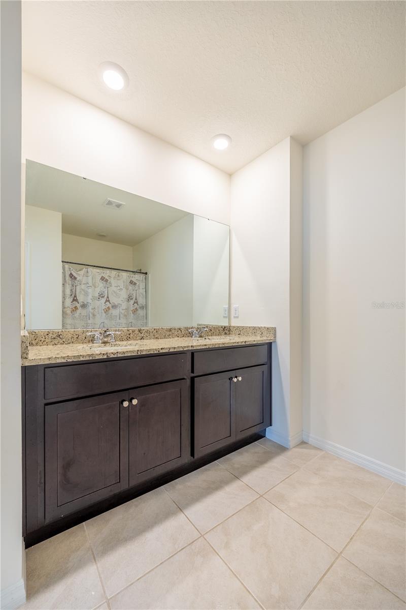 1083 CASCADE DR, DAVENPORT, FL, 33837