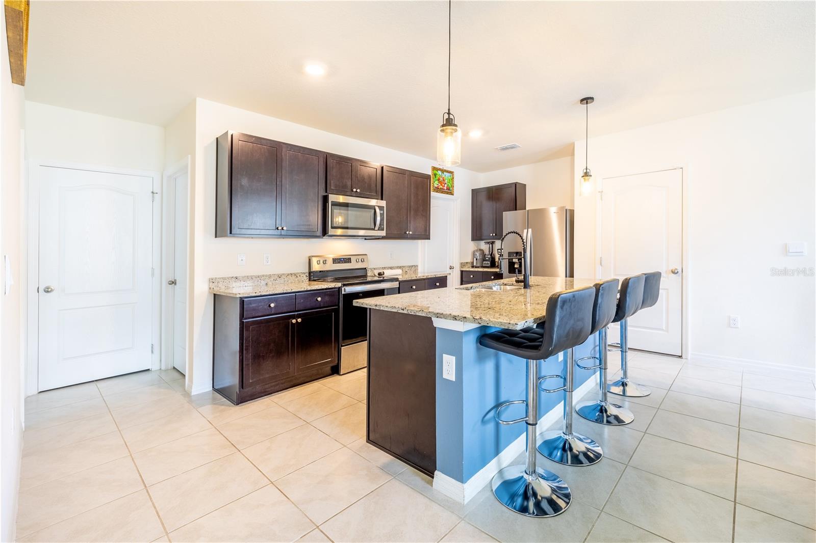 1083 CASCADE DR, DAVENPORT, FL, 33837