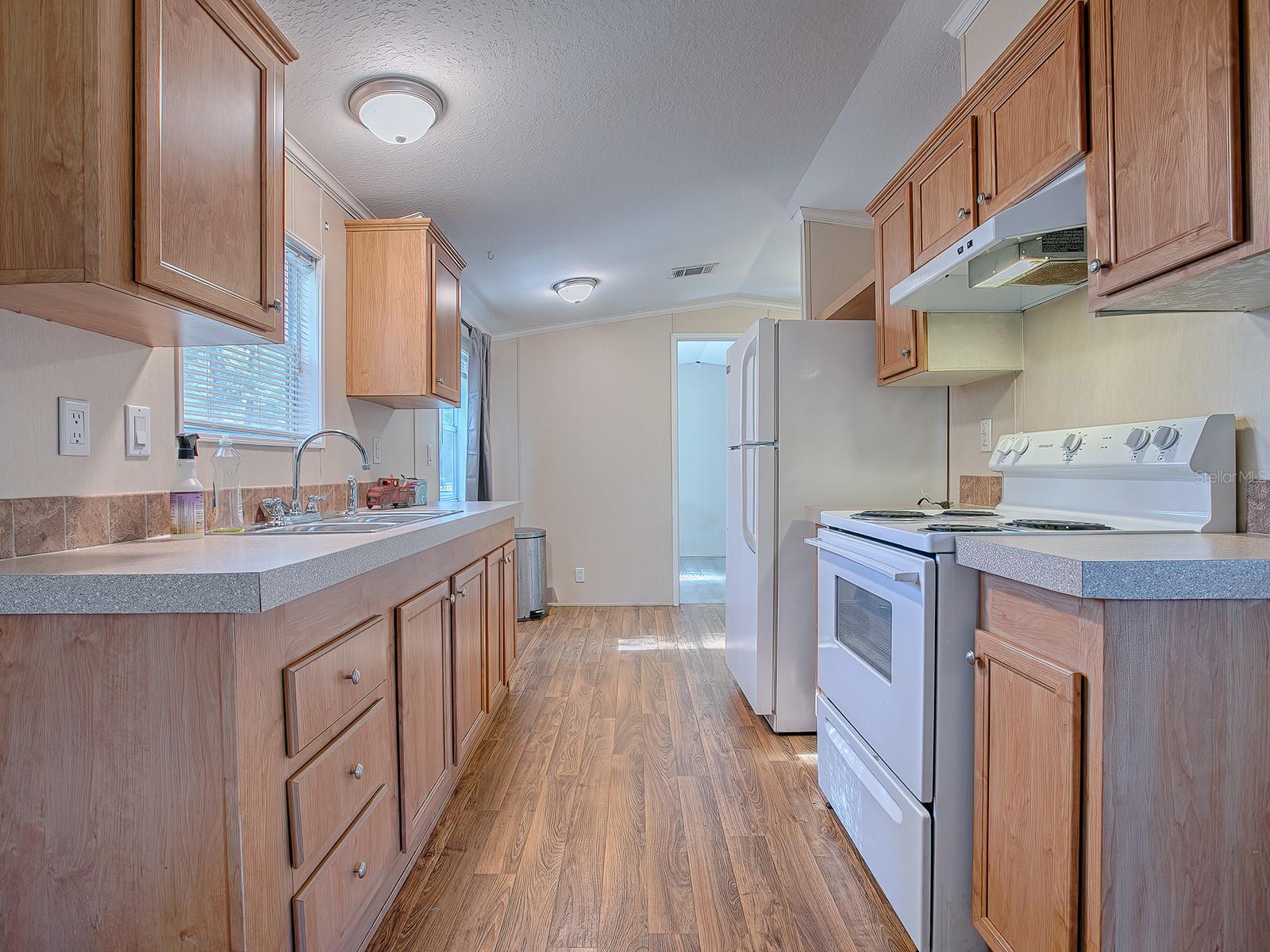 9454 CR 647N, BUSHNELL, FL, 33513