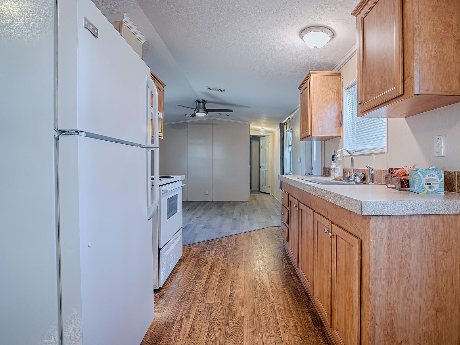 9454 CR 647N, BUSHNELL, FL, 33513