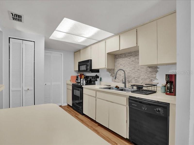 5865 LA COSTA DR #216, ORLANDO, FL, 32807