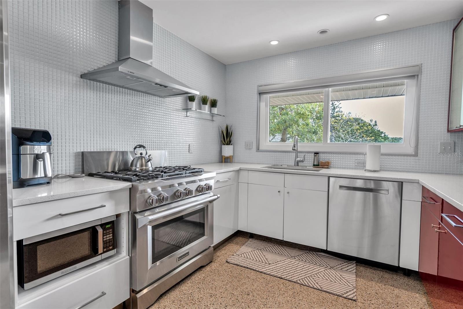 7739 WESTMORELAND DR, SARASOTA, FL, 34243
