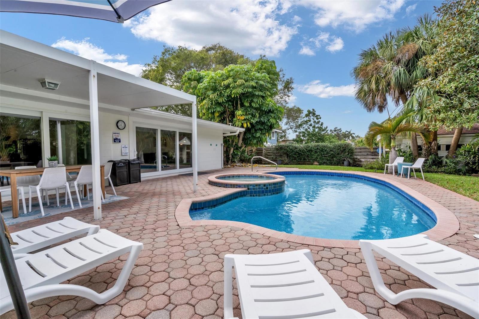 7739 WESTMORELAND DR, SARASOTA, FL, 34243