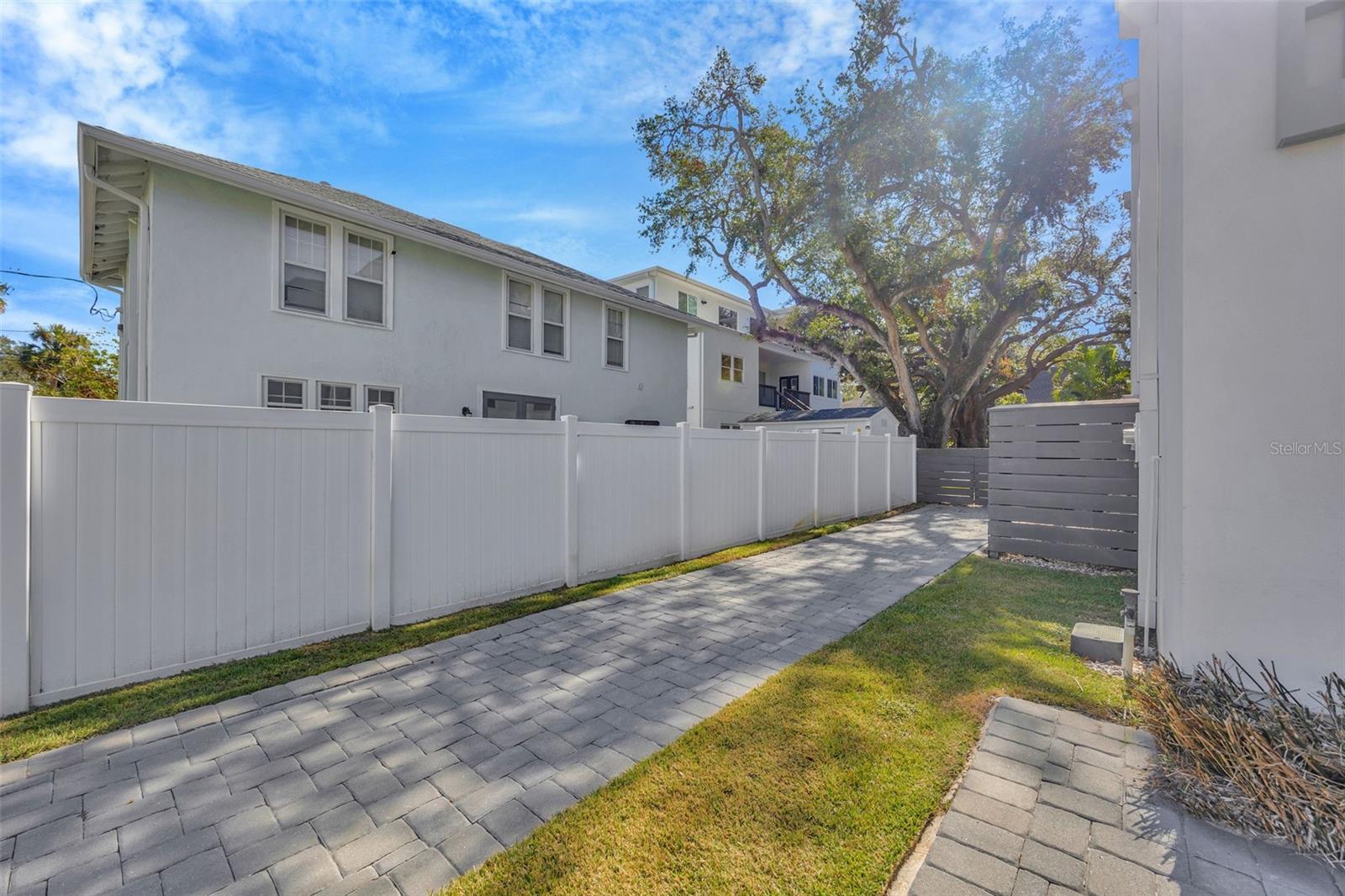 2706 W TRILBY AVE, TAMPA, FL, 33611