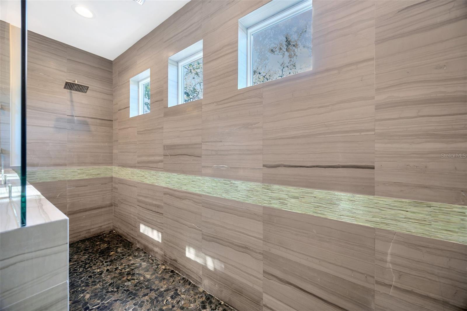 2706 W TRILBY AVE, TAMPA, FL, 33611