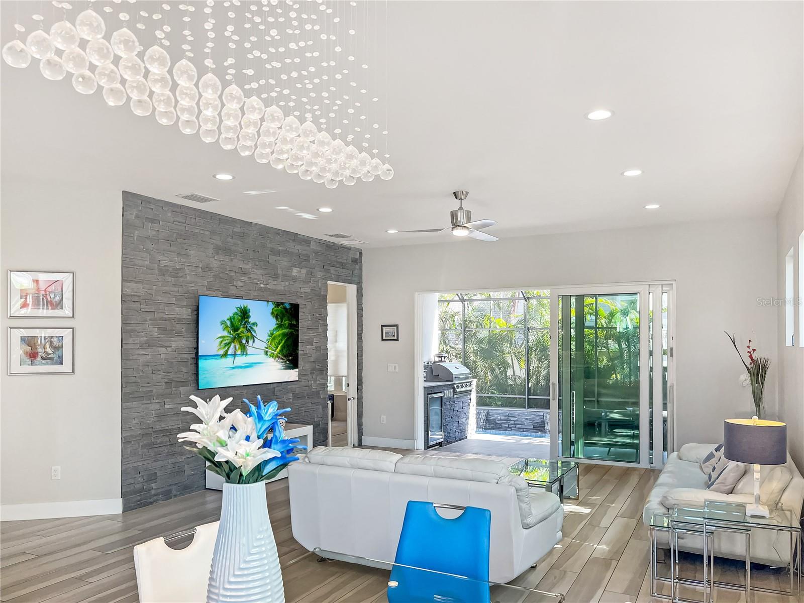 2706 W TRILBY AVE, TAMPA, FL, 33611