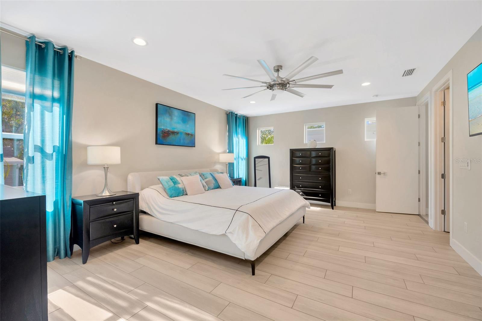 2706 W TRILBY AVE, TAMPA, FL, 33611