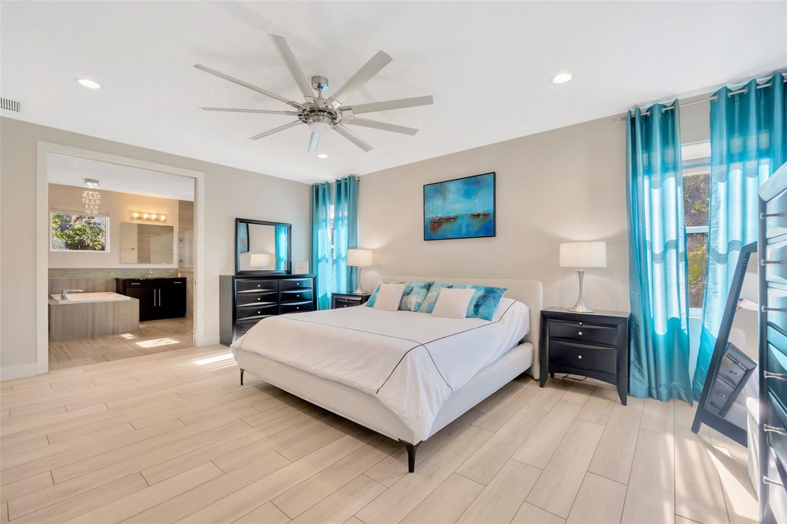 2706 W TRILBY AVE, TAMPA, FL, 33611