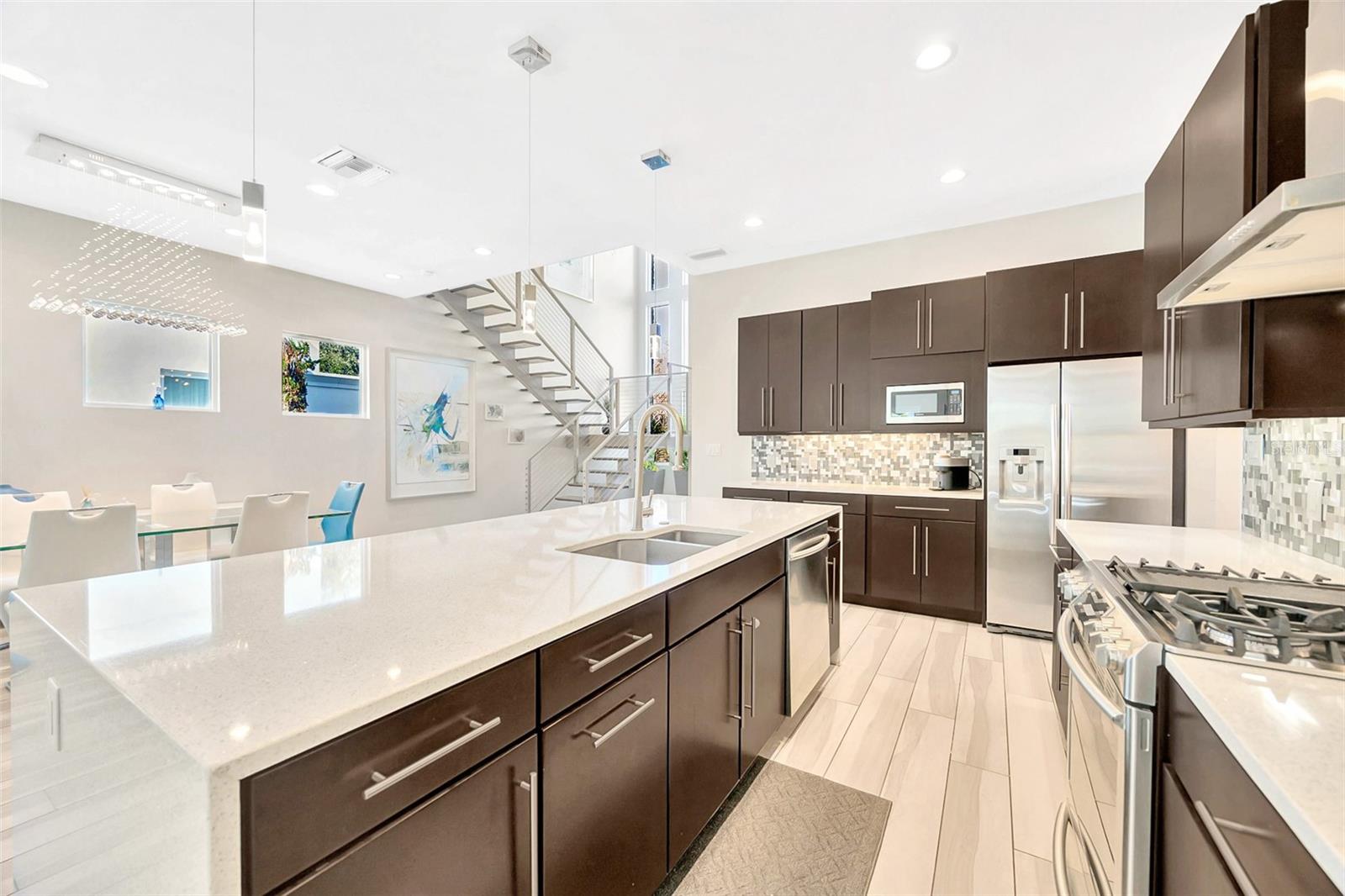 2706 W TRILBY AVE, TAMPA, FL, 33611