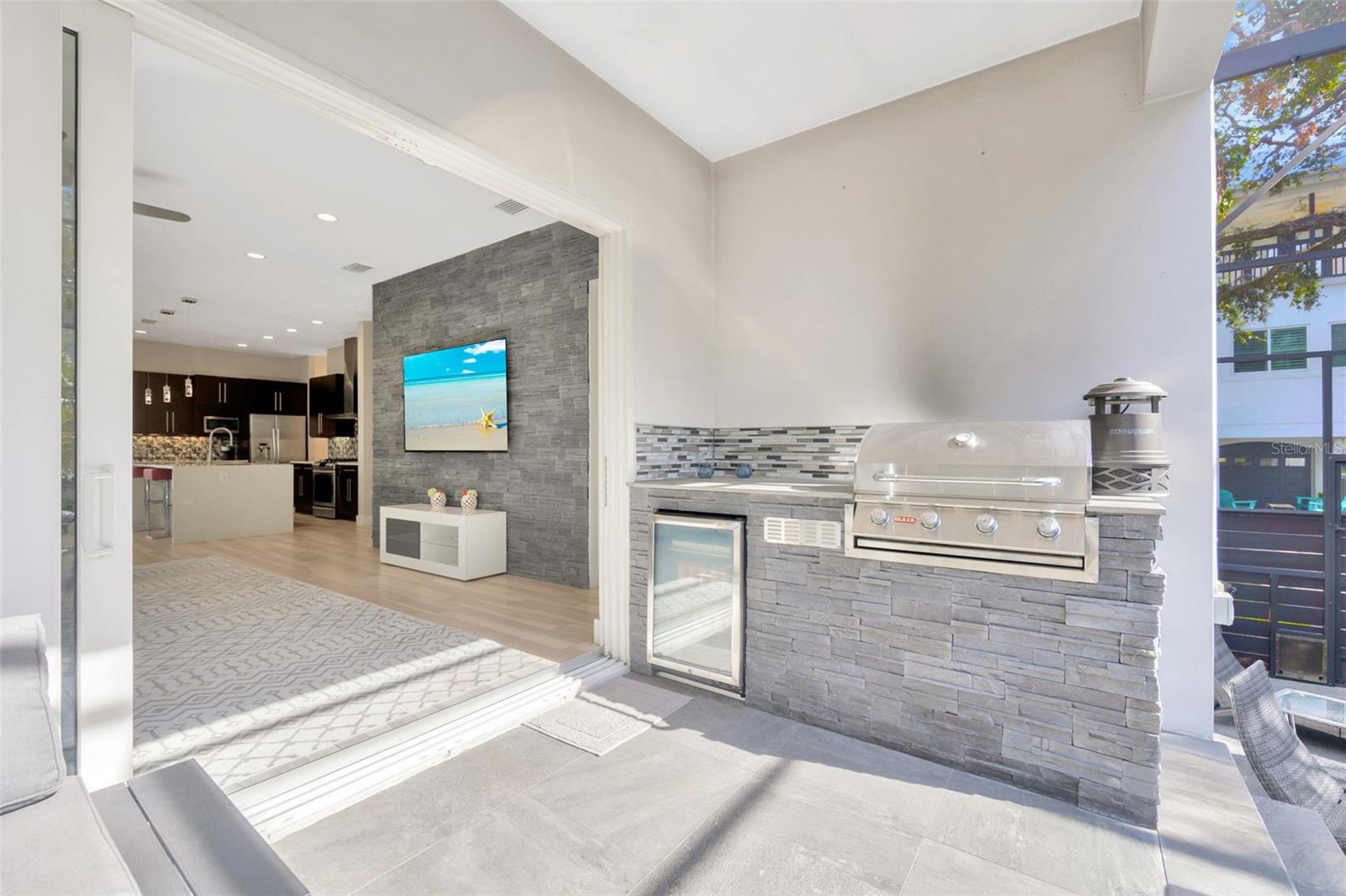 2706 W TRILBY AVE, TAMPA, FL, 33611