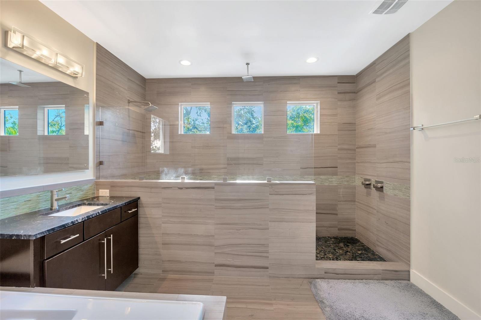 2706 W TRILBY AVE, TAMPA, FL, 33611