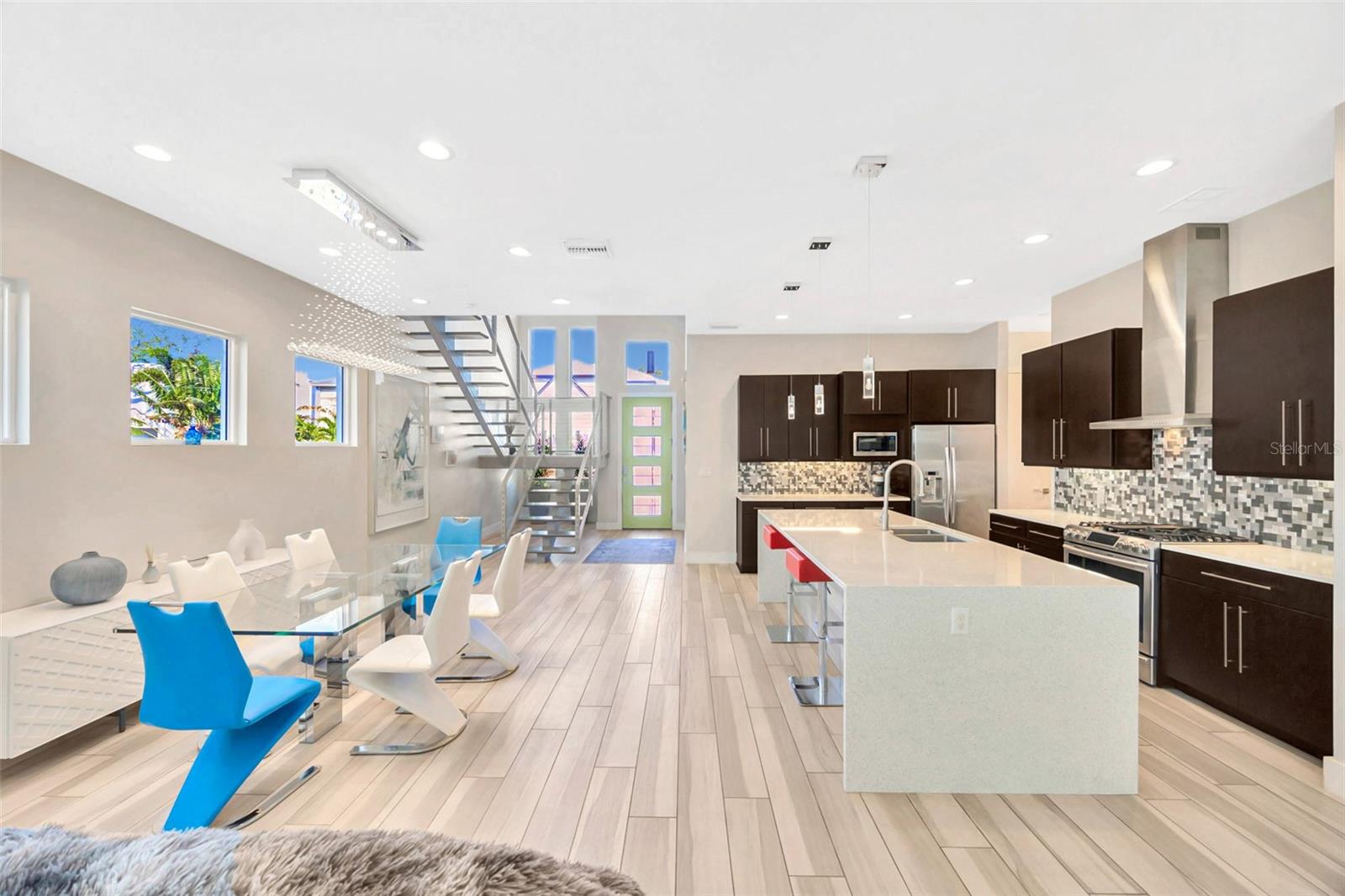 2706 W TRILBY AVE, TAMPA, FL, 33611