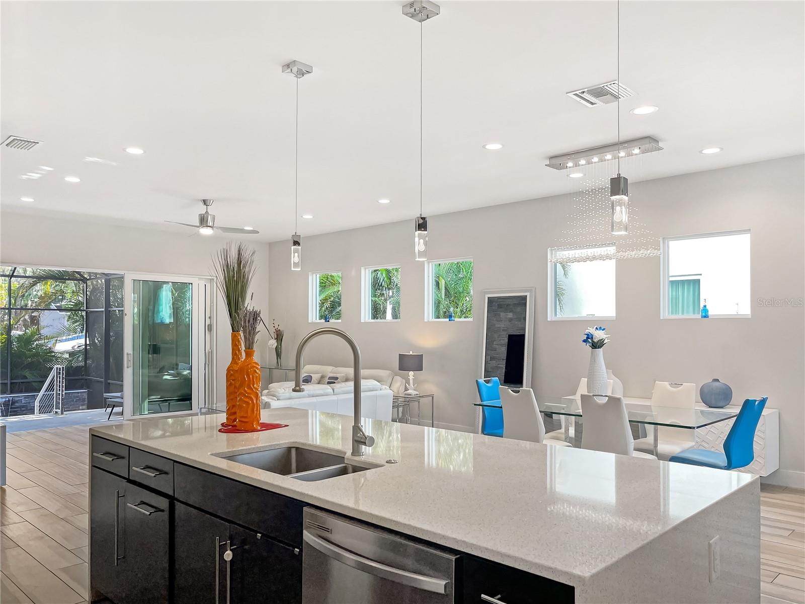 2706 W TRILBY AVE, TAMPA, FL, 33611