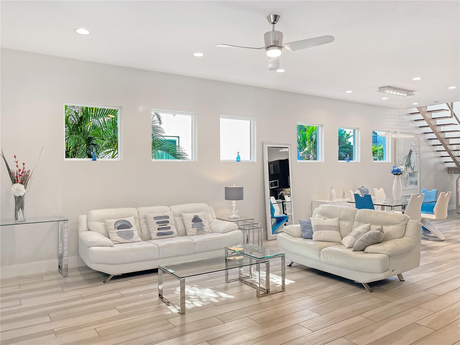 2706 W TRILBY AVE, TAMPA, FL, 33611