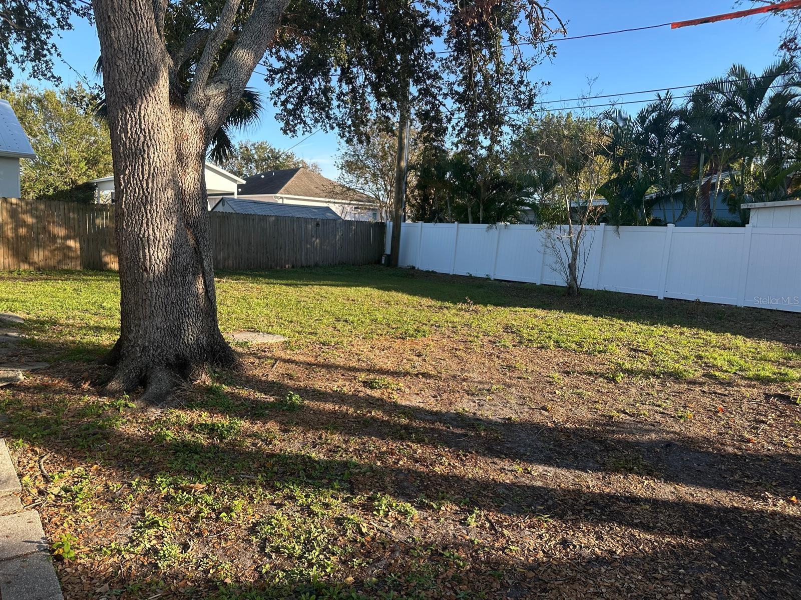 520 FREEPORT AVE N, ST PETERSBURG, FL, 33702