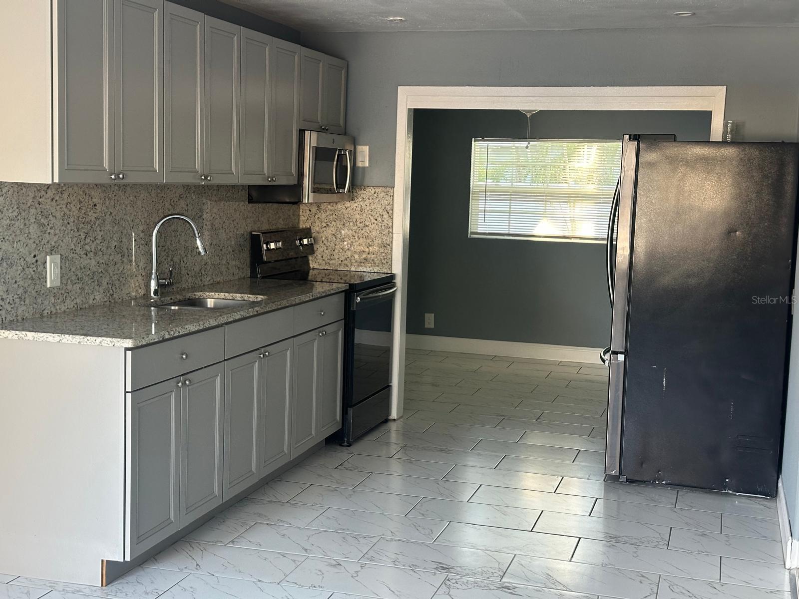 520 FREEPORT AVE N, ST PETERSBURG, FL, 33702