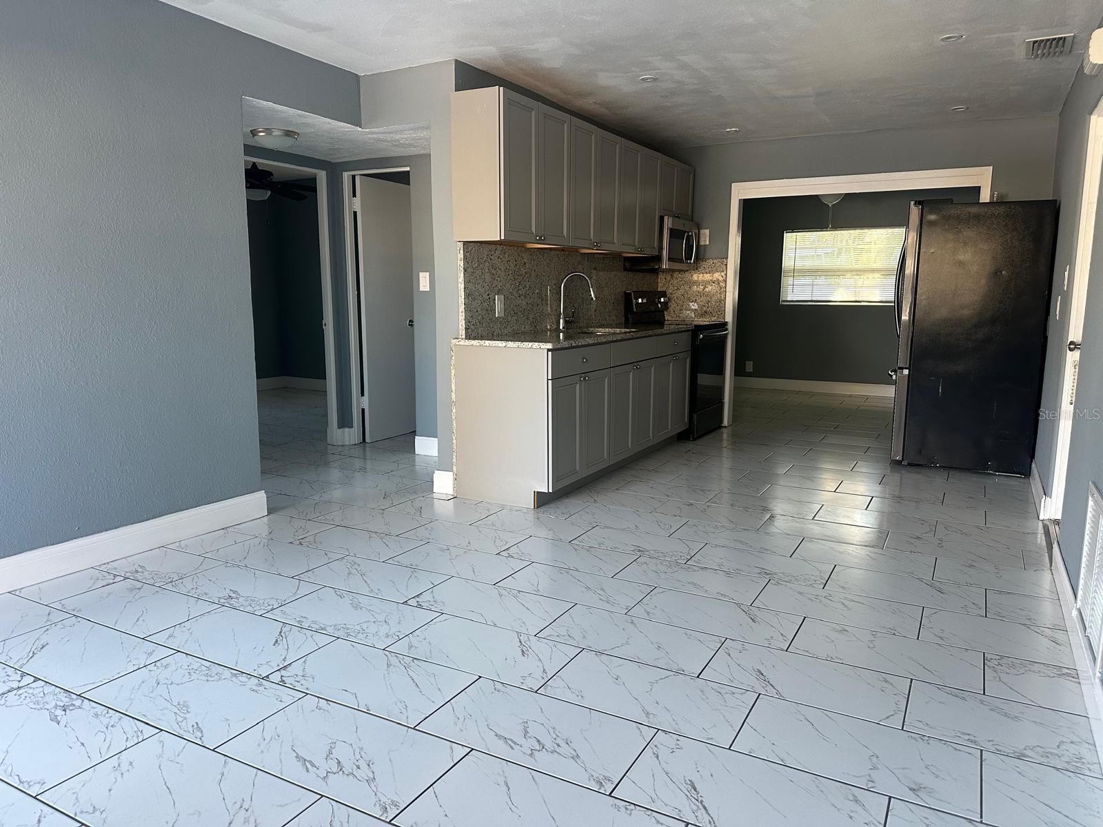 520 FREEPORT AVE N, ST PETERSBURG, FL, 33702