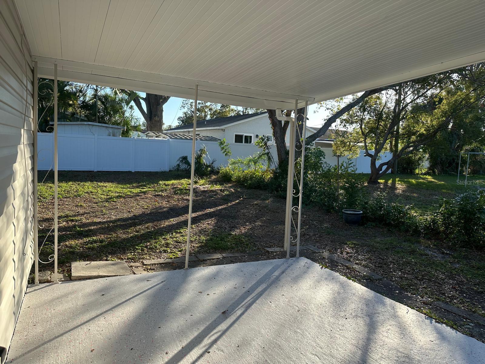 520 FREEPORT AVE N, ST PETERSBURG, FL, 33702