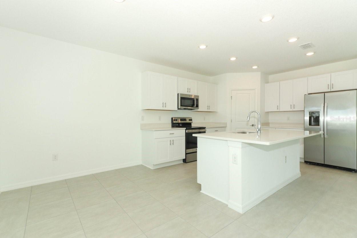 2014 BABBLING BROOK BLVD, AUBURNDALE, FL, 33823